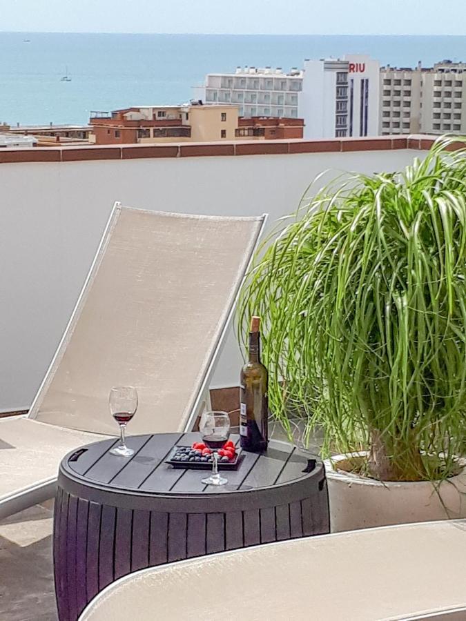 Atico Duplex Con Vistas Al Mar. Dos Plazas De Garaje Torremolinos Exterior foto